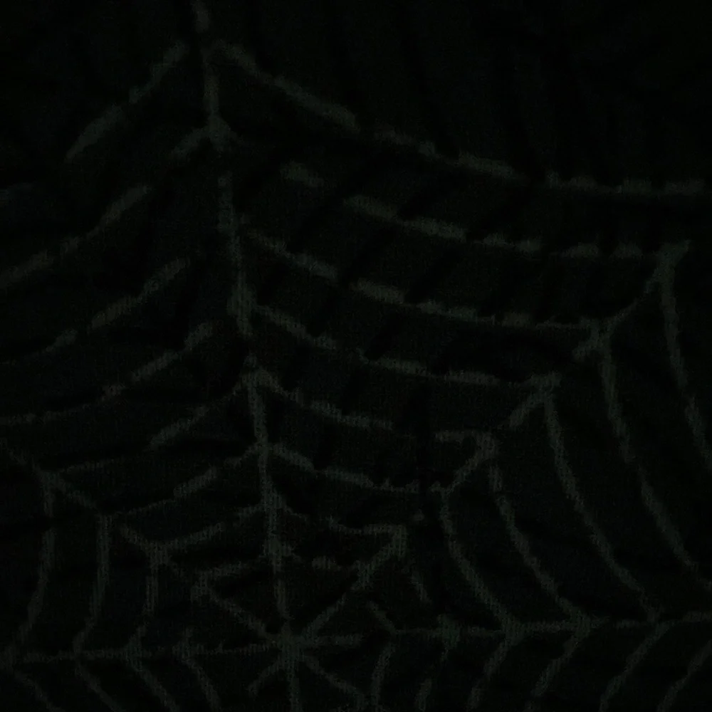 NWT!  CYNTHIA ROWLEY CURIOUS GLOW IN THE DARK SPIDERWEB HALLOWEEN TABLE RUNNER